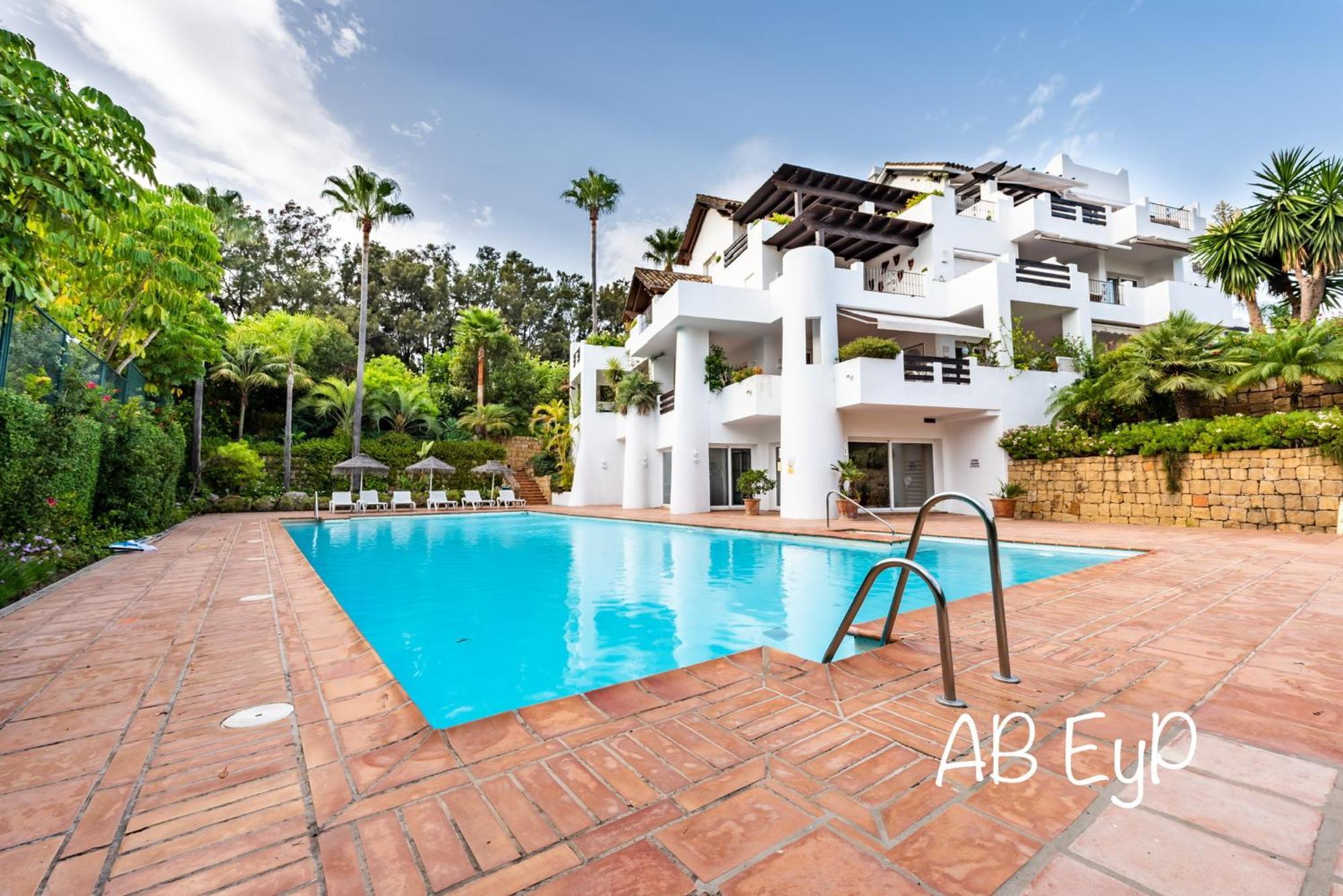 Alcazaba Beach Apartment Estepona Eksteriør bilde