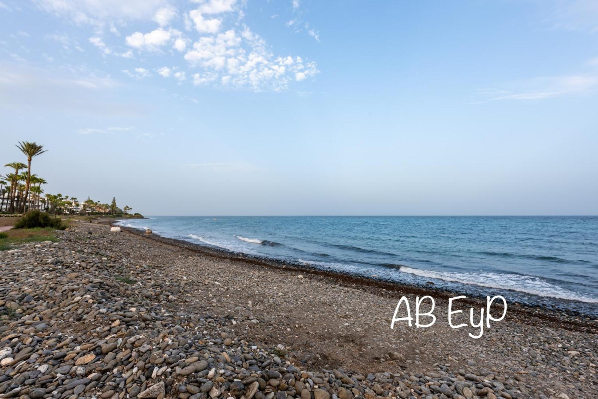 Alcazaba Beach Apartment Estepona Eksteriør bilde