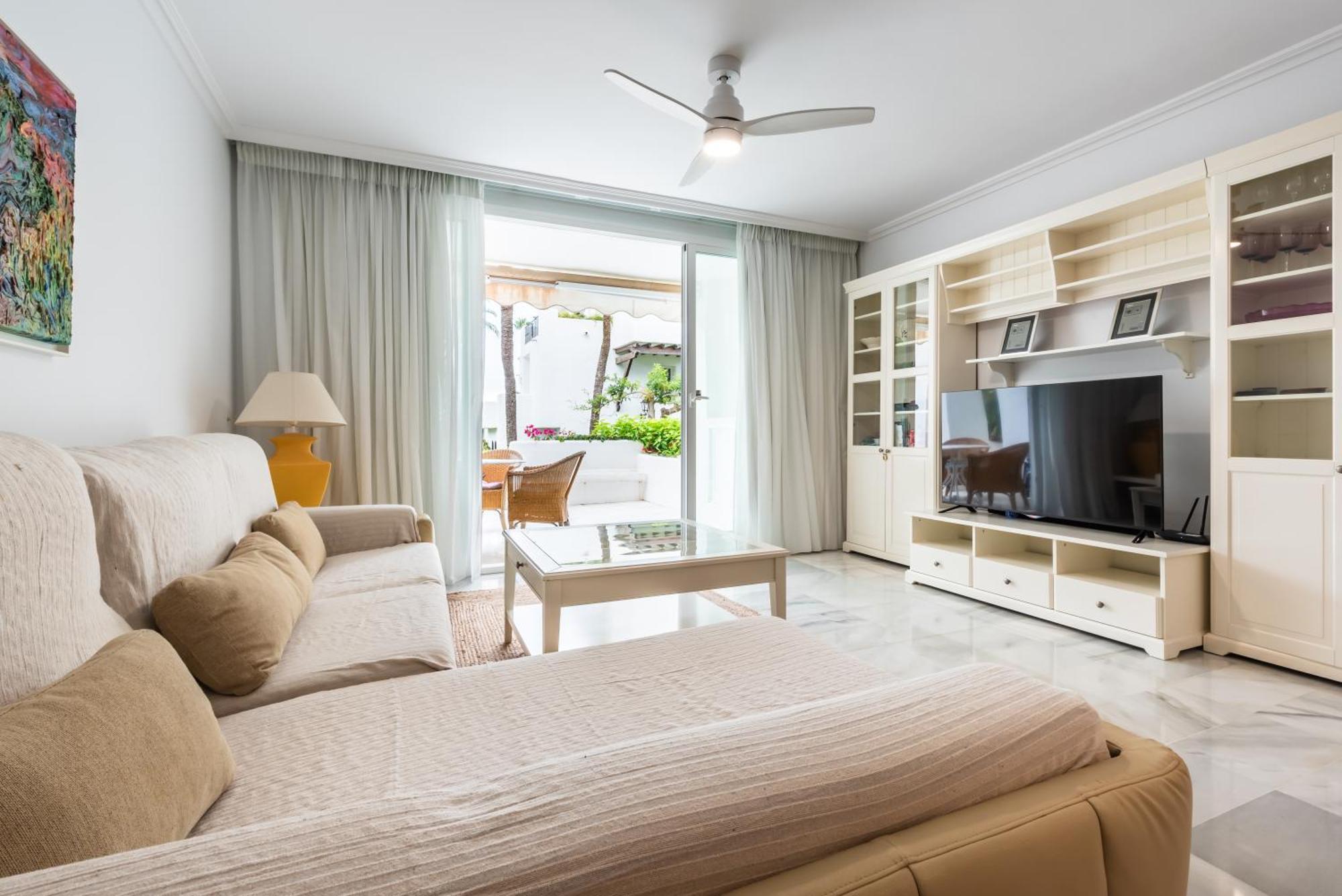 Alcazaba Beach Apartment Estepona Eksteriør bilde