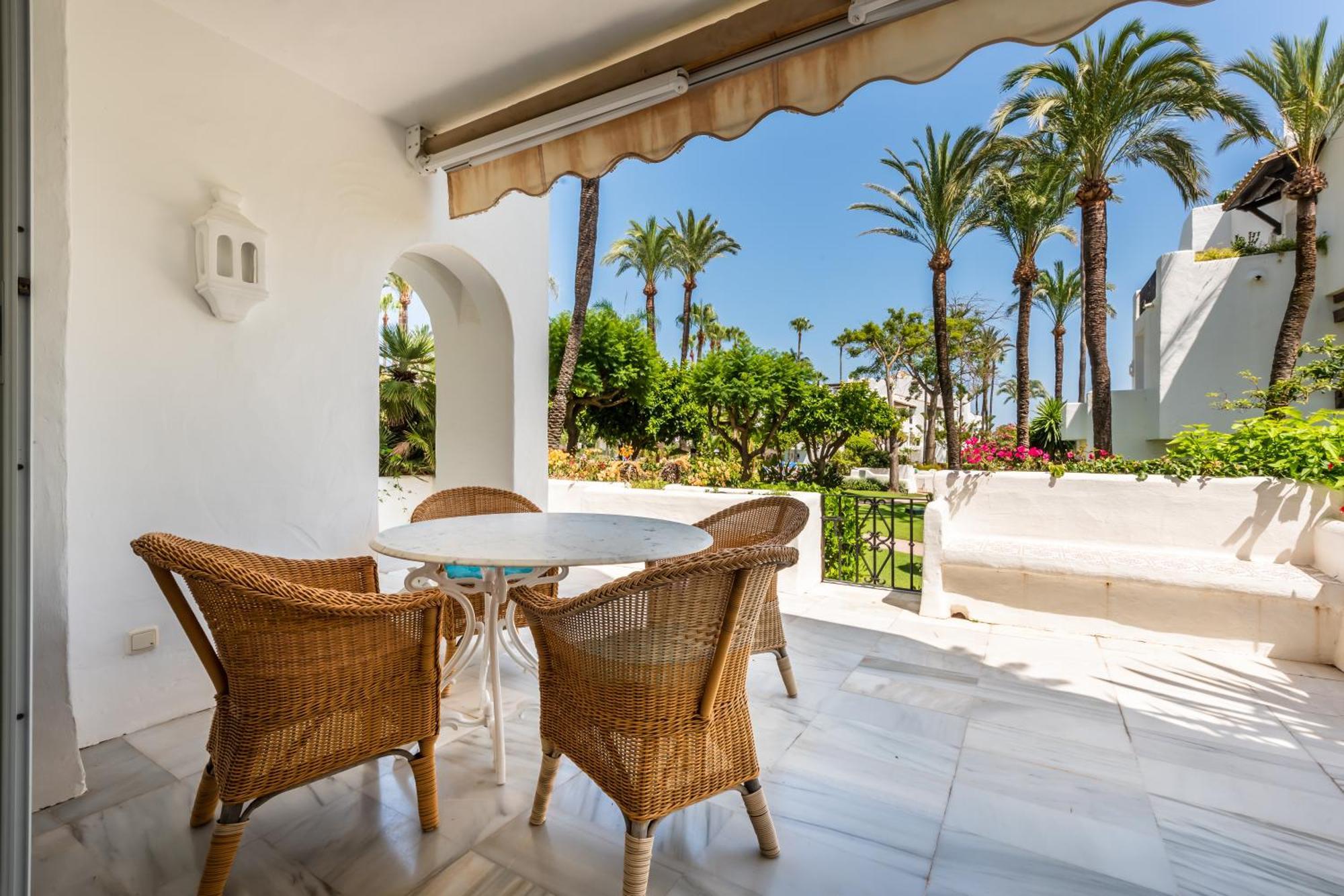 Alcazaba Beach Apartment Estepona Eksteriør bilde