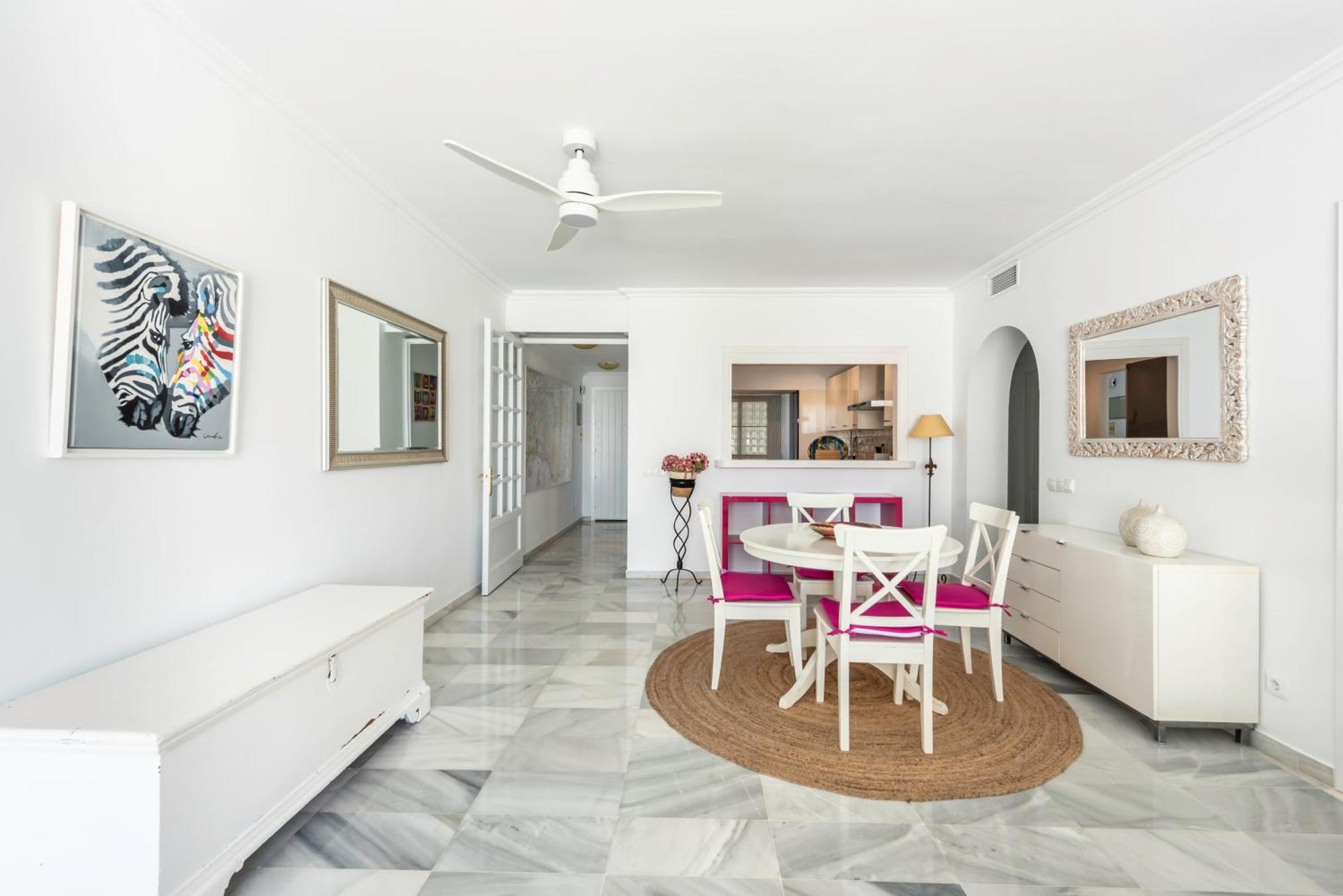 Alcazaba Beach Apartment Estepona Eksteriør bilde