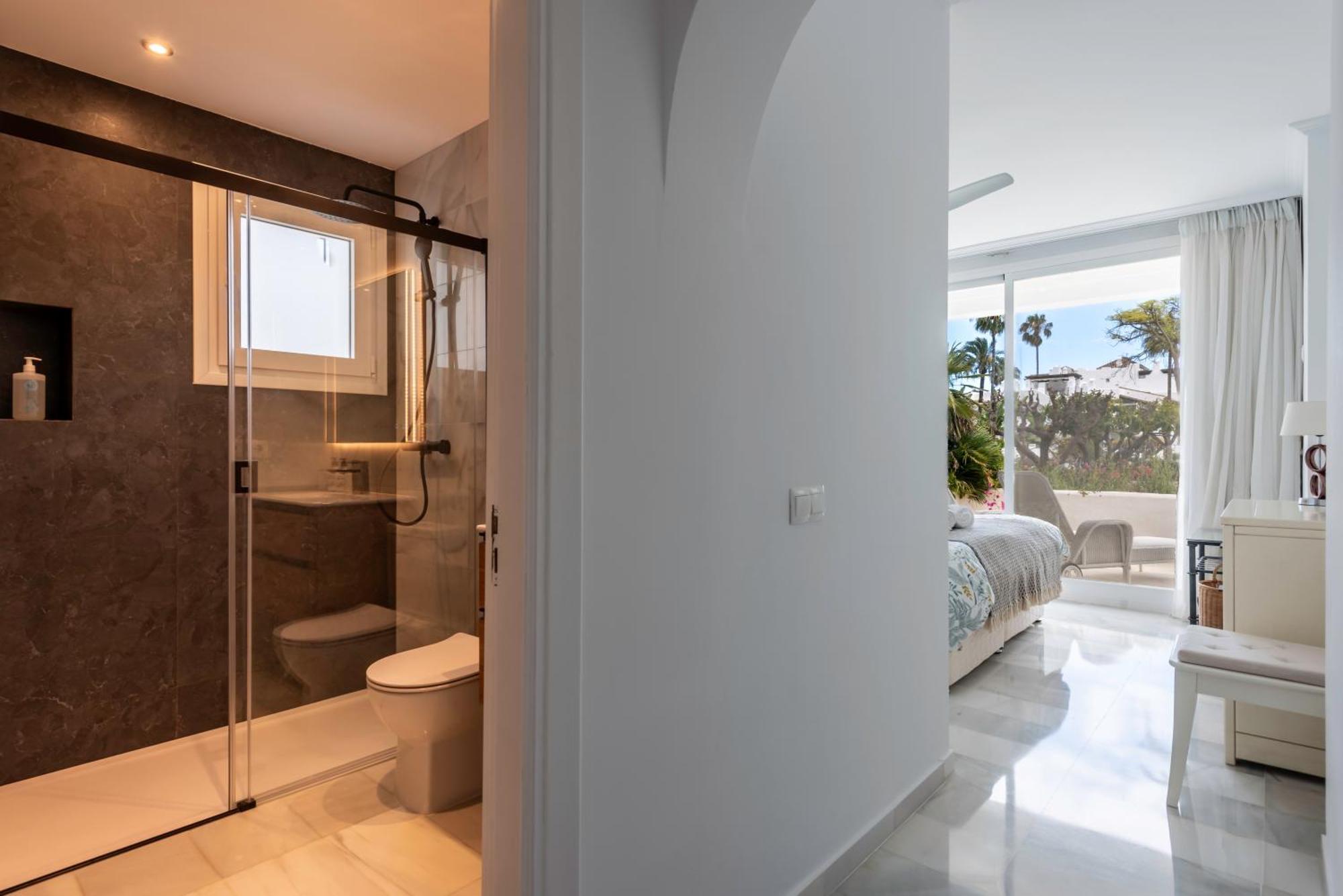 Alcazaba Beach Apartment Estepona Eksteriør bilde